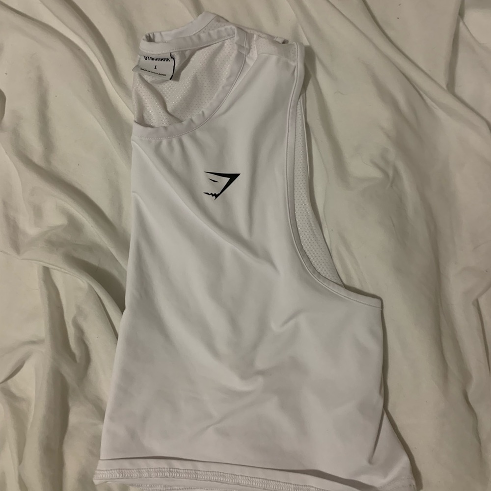 GYMSHARK CROPPED TANK TOP- SIZE LARGE